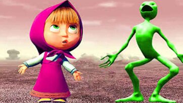 Masha and the Funny Green Alien Dance in the Desert Adventure